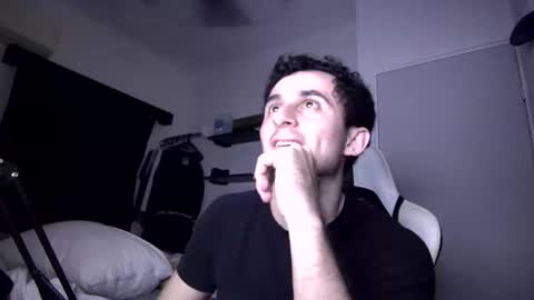 Snapshot of senitzzu chatting on January 3, 1:59 am PAJACONTROL online show from January 3, 1:59 am