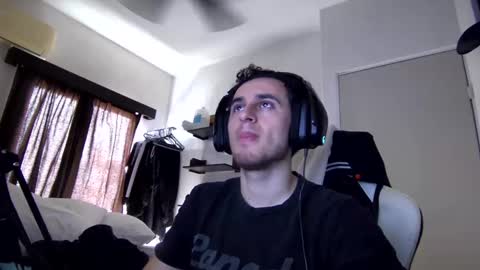 Snapshot of senitzzu chatting on January 5, 5:41 pm PAJACONTROL online show from January 5, 5:41 pm