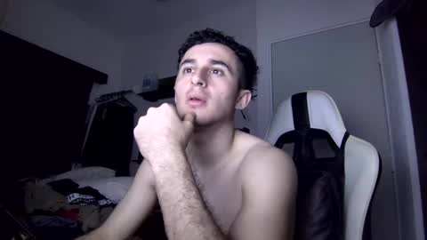 Snapshot of senitzzu chatting on January 17, 7:41 am PAJACONTROL online show from January 17, 7:41 am