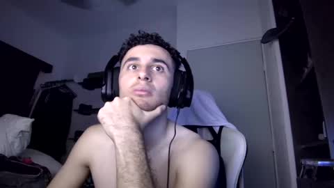 Snapshot of senitzzu chatting on January 20, 4:10 am PAJACONTROL online show from January 20, 4:10 am