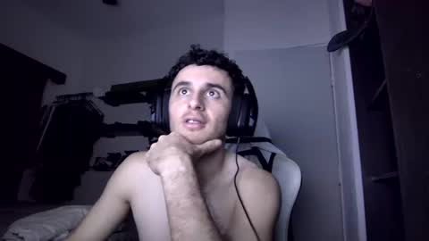 Snapshot of senitzzu chatting on January 21, 6:11 am PAJACONTROL online show from January 21, 6:11 am