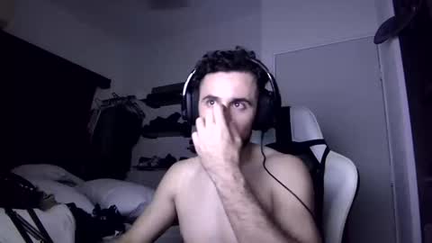 Snapshot of senitzzu chatting on February 8, 5:08 am PAJACONTROL online show from February 8, 5:08 am