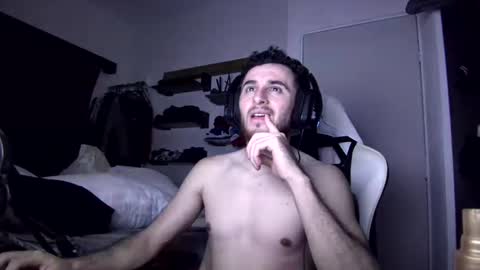 Snapshot of senitzzu chatting on February 20, 5:55 am PAJACONTROL online show from February 20, 5:55 am