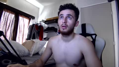 Snapshot of senitzzu chatting on February 21, 3:43 pm PAJACONTROL online show from February 21, 3:43 pm