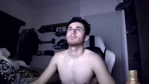 Snapshot of senitzzu chatting on March 5, 3:08 am PAJACONTROL online show from March 5, 3:08 am