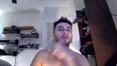 Snapshot of senitzzu chatting on October 21, 5:57 pm PAJACONTROL online show from October 21, 5:57 pm