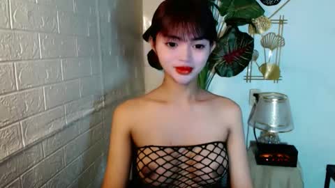 Snapshot of sensational_yeng chatting on June 4, 12:55 pm sensational_yeng online show from June 4, 12:55 pm
