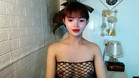 Snapshot of sensational_yeng chatting on June 10, 6:18 pm sensational_yeng online show from June 10, 6:18 pm