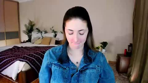 sensitiveheartt online show from January 17, 3:44 am