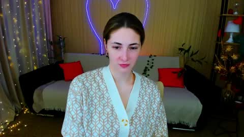 sensitiveheartt online show from April 7, 7:25 pm