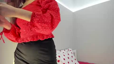 Sua online show from June 9, 3:12 pm