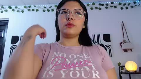 Snapshot of sensual_flame chatting on March 3, 12:37 am Camille and sophie online show from March 3, 12:37 am