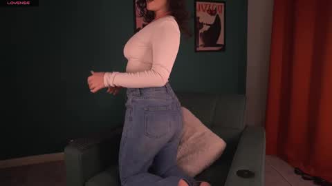 Jasmine online show from February 28, 6:09 pm