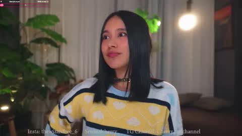 Snapshot of sensualcherry_ chatting on November 15, 1:03 am Maria- OF sensual bee online show from November 15, 1:03 am