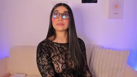 Snapshot of sensualhaven_ chatting on April 21, 12:23 am sensualhaven_ online show from April 21, 12:23 am