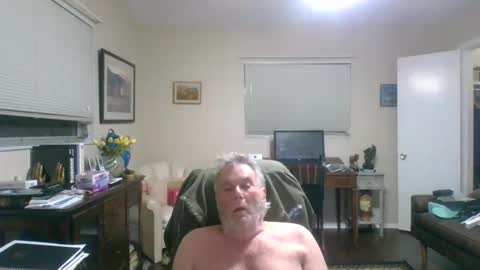 Snapshot of sensualsteve106 chatting on January 18, 12:46 am sensualsteve106 online show from January 18, 12:46 am