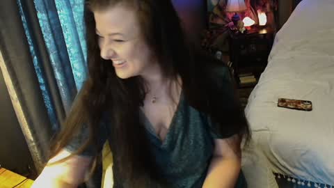 Tara online show from December 22, 1:44 pm