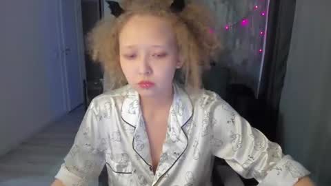 Snapshot of senya_sol chatting on July 2, 9:21 pm senya_sol online show from July 2, 9:21 pm