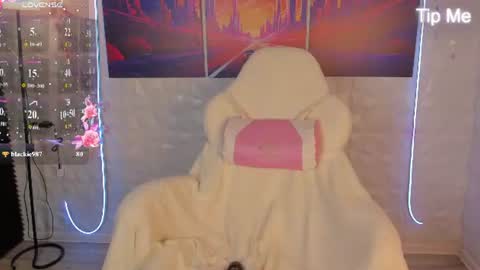 Snapshot of seraphinaa_darkwater chatting on July 7, 6:47 am Lisa and Mona online show from July 7, 6:47 am