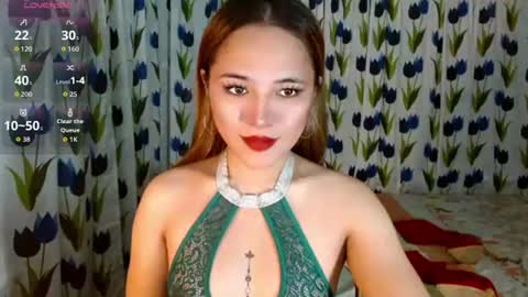 Snapshot of seraphinaheather chatting on June 30, 4:24 am Chloe online show from June 30, 4:24 am