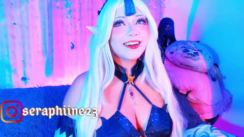 Snapshot of seraphine23_ chatting on December 23, 4:12 am seraphine online show from December 23, 4:12 am