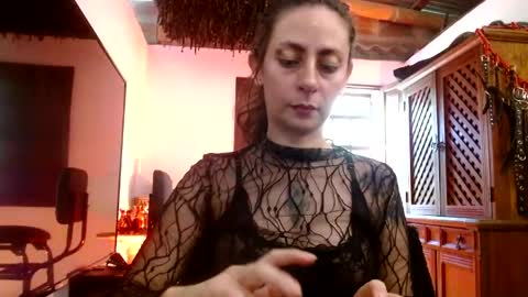Snapshot of serena_xyz chatting on May 1, 4:33 pm Serena Xyz online show from May 1, 4:33 pm