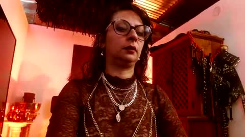 Snapshot of serena_xyz chatting on June 3, 2:55 pm Serena Xyz online show from June 3, 2:55 pm