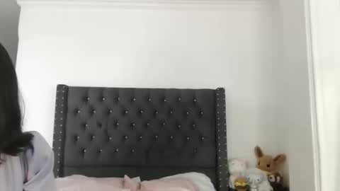 sararoussee online show from March 4, 7:53 pm