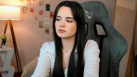Snapshot of serenenova chatting on April 24, 8:00 pm Alice online show from April 24, 8:00 pm