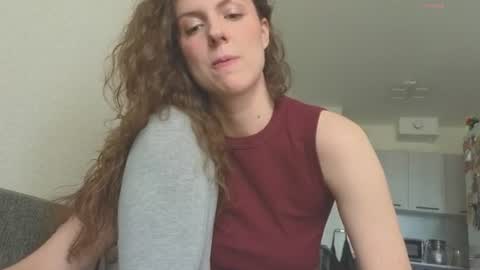Snapshot of sereta_fin chatting on June 10, 10:14 am Hey Guys and Girls non-binary personalities Im Sereta online show from June 10, 10:14 am