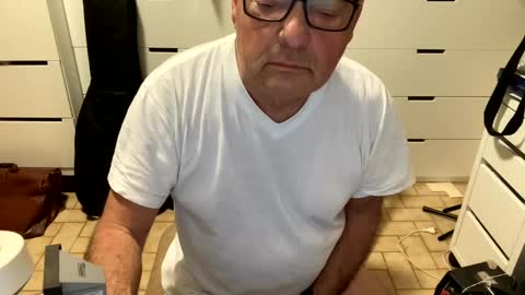 serge8413 online show from December 2, 3:15 am