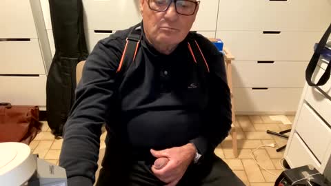 serge8413 online show from December 7, 6:15 pm