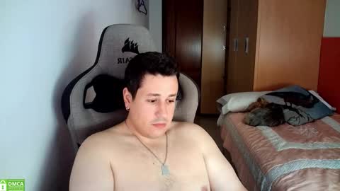 Snapshot of sergio95n chatting on October 19, 10:05 am Pollos online show from October 19, 10:05 am