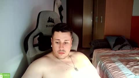 Snapshot of sergio95n chatting on October 31, 3:24 pm Pollos online show from October 31, 3:24 pm