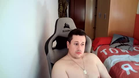 Snapshot of sergio95n chatting on February 22, 2:04 pm Pollos online show from February 22, 2:04 pm