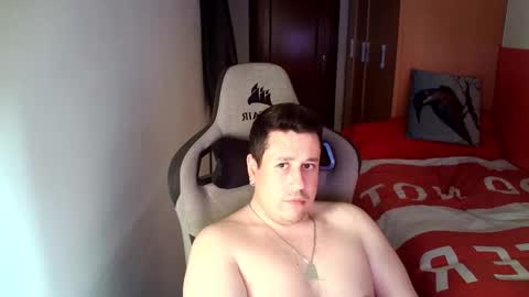 Snapshot of sergio95n chatting on March 1, 4:31 pm Pollos online show from March 1, 4:31 pm