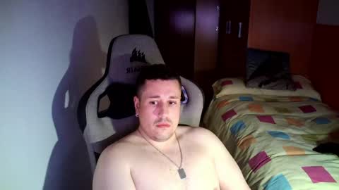 Snapshot of sergio95n chatting on March 12, 5:41 pm Pollos online show from March 12, 5:41 pm