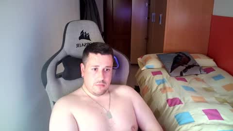 Snapshot of sergio95n chatting on March 16, 4:22 pm Pollos online show from March 16, 4:22 pm