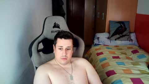 Snapshot of sergio95n chatting on April 4, 2:25 pm Pollos online show from April 4, 2:25 pm