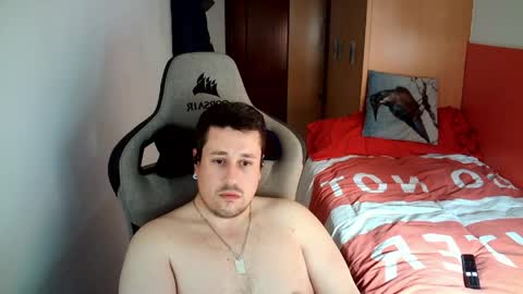 Snapshot of sergio95n chatting on April 11, 2:54 pm Pollos online show from April 11, 2:54 pm