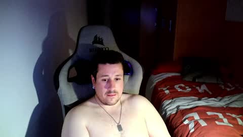 Snapshot of sergio95n chatting on April 17, 10:24 pm Pollos online show from April 17, 10:24 pm