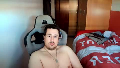 Snapshot of sergio95n chatting on April 19, 7:51 am Pollos online show from April 19, 7:51 am