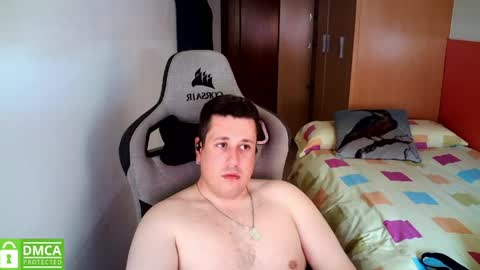 Snapshot of sergio95n chatting on May 11, 3:29 pm Pollos online show from May 11, 3:29 pm