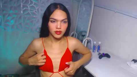 Bella online show from November 8, 5:23 pm