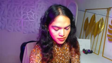 Bella online show from December 1, 4:01 pm