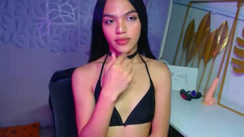 Bella online show from December 5, 3:30 pm