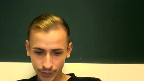 Snapshot of sesinha69 chatting on October 31, 9:54 am Sesinha online show from October 31, 9:54 am