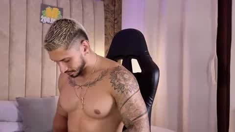 HEY IM SETH online show from January 8, 1:00 am