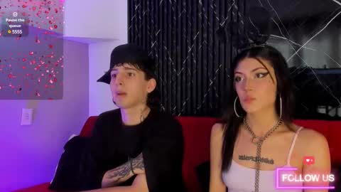 Snapshot of sett_and_gwen chatting on February 21, 9:11 pm sett_and_gwen online show from February 21, 9:11 pm