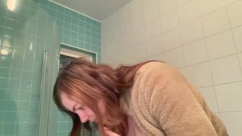 Snapshot of sex6mmm chatting on February 16, 6:43 pm sex6mmm online show from February 16, 6:43 pm